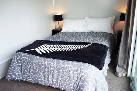 LV Cabins - double bed